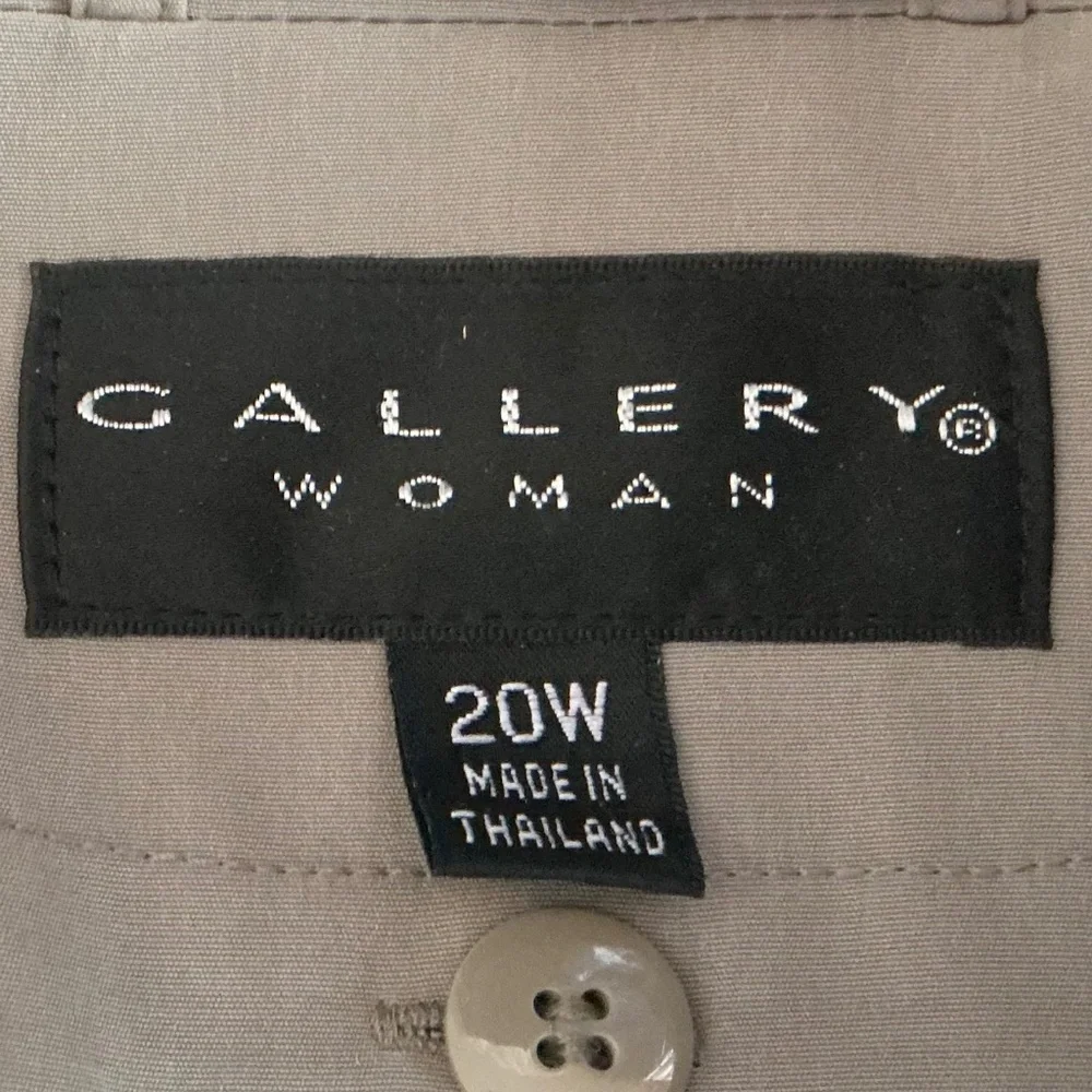 Gallery All Weather Trench Coat size 20W. - Picture 3 of 9